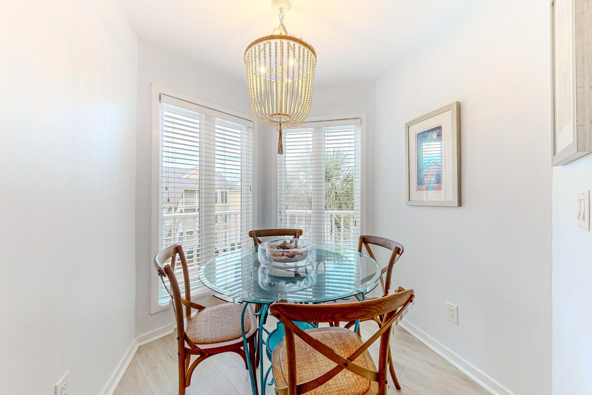 Port O' Call G-303 Appartement
